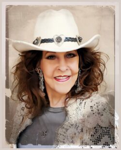 8" x 10" Photograph of Donna Fargo (white hat/lace top)