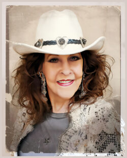 8" x 10" Photograph of Donna Fargo (white hat/lace top)